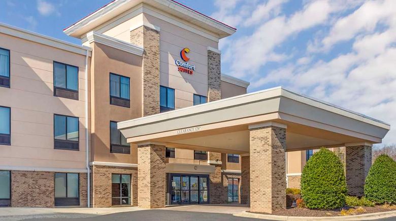 <b>Comfort Suites Exterior</b>. Images powered by <a href="https://iceportal.shijigroup.com/" title="IcePortal" target="_blank">IcePortal</a>.