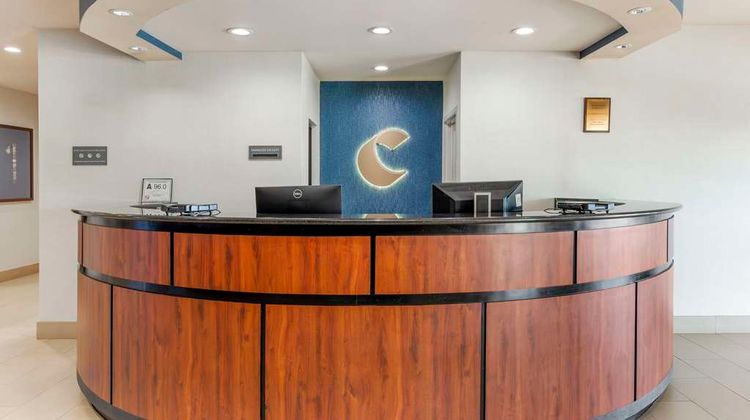 Comfort Suites Lobby