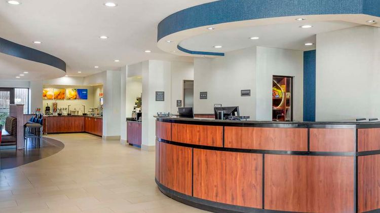 Comfort Suites Lobby