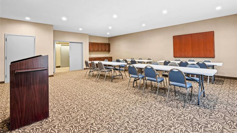 <b>Comfort Inn & Suites Oxford Meeting</b>. Images powered by <a href="https://iceportal.shijigroup.com/" title="IcePortal" target="_blank">IcePortal</a>.