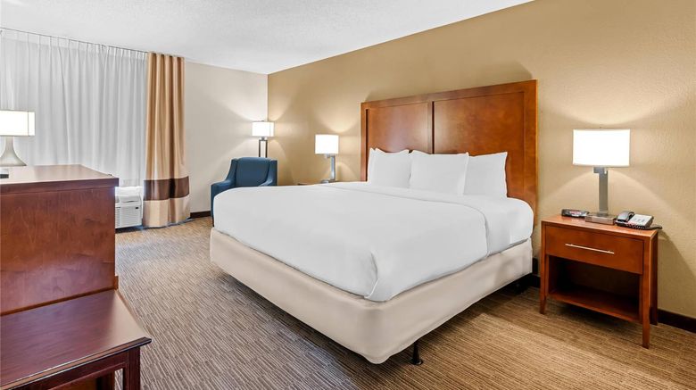 <b>Comfort Inn & Suites Oxford Suite</b>. Images powered by <a href="https://iceportal.shijigroup.com/" title="IcePortal" target="_blank">IcePortal</a>.