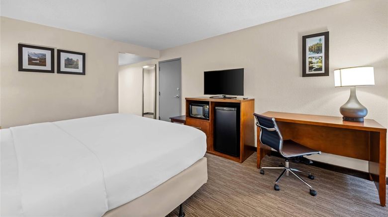 <b>Comfort Inn & Suites Oxford Suite</b>. Images powered by <a href="https://iceportal.shijigroup.com/" title="IcePortal" target="_blank">IcePortal</a>.