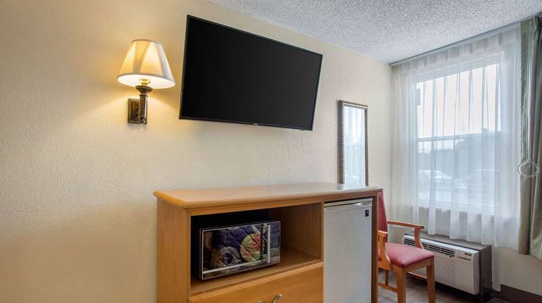 <b>Rodeway Inn Asheville Room</b>. Images powered by <a href="https://iceportal.shijigroup.com/" title="IcePortal" target="_blank">IcePortal</a>.