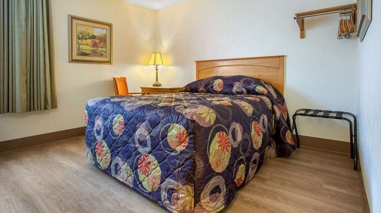 <b>Rodeway Inn Asheville Room</b>. Images powered by <a href="https://iceportal.shijigroup.com/" title="IcePortal" target="_blank">IcePortal</a>.