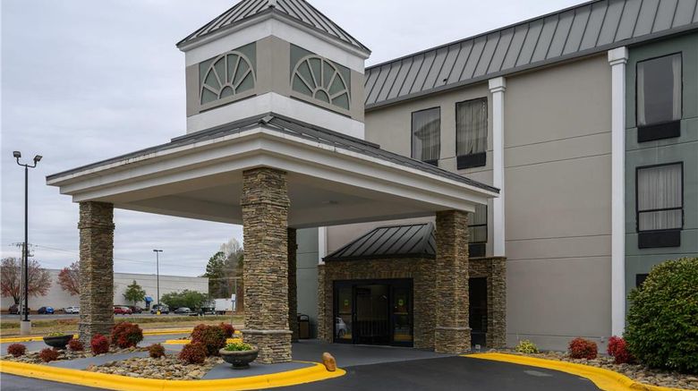 <b>Quality Inn Lexington Exterior</b>. Images powered by <a href="https://iceportal.shijigroup.com/" title="IcePortal" target="_blank">IcePortal</a>.