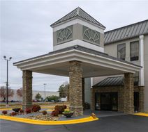Quality Inn and Suites Lexington South Exterior