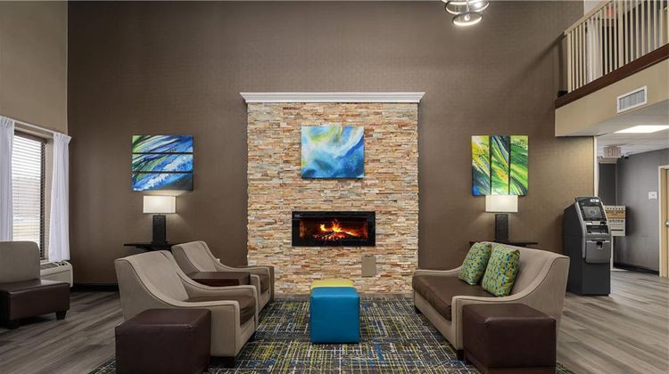 Quality Inn and Suites Lexington South Lobby
