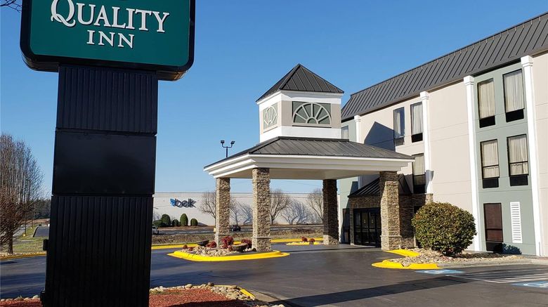 <b>Quality Inn Lexington Exterior</b>. Images powered by <a href="https://iceportal.shijigroup.com/" title="IcePortal" target="_blank">IcePortal</a>.