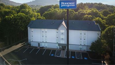 Rodeway Inn & Suites at Biltmore Square