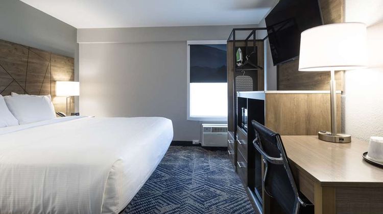 Rodeway Inn & Suites at Biltmore Square Room