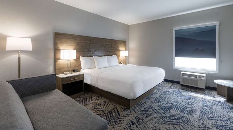 Rodeway Inn & Suites at Biltmore Square Suite