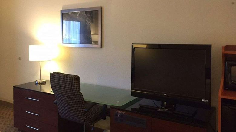 <b>Quality Inn Morganton Southeast Room</b>. Images powered by <a href="https://iceportal.shijigroup.com/" title="IcePortal" target="_blank">IcePortal</a>.