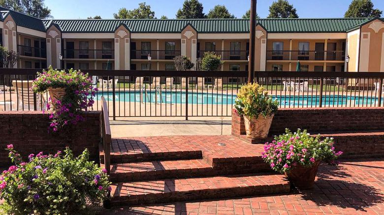 <b>Quality Inn Morganton Southeast Pool</b>. Images powered by <a href="https://iceportal.shijigroup.com/" title="IcePortal" target="_blank">IcePortal</a>.
