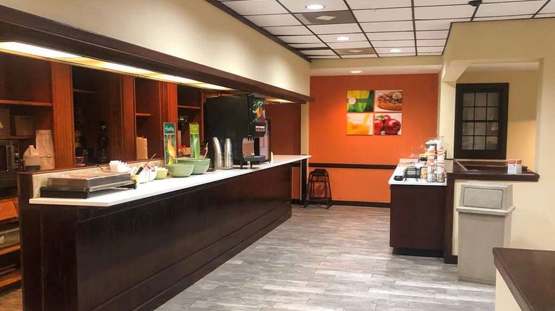 <b>Quality Inn Morganton Southeast Restaurant</b>. Images powered by <a href="https://iceportal.shijigroup.com/" title="IcePortal" target="_blank">IcePortal</a>.