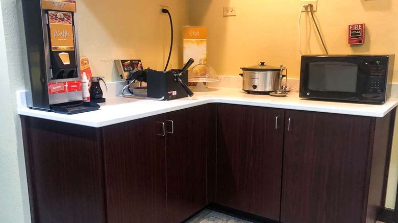 <b>Quality Inn Morganton Southeast Restaurant</b>. Images powered by <a href="https://iceportal.shijigroup.com/" title="IcePortal" target="_blank">IcePortal</a>.