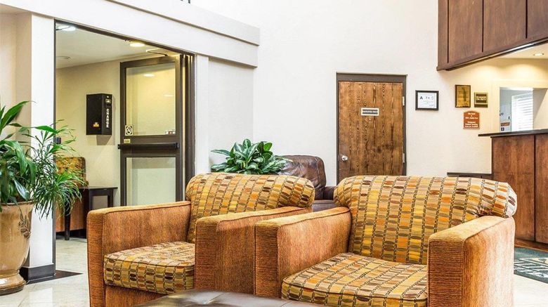 <b>Quality Inn & Suites Greensboro Lobby</b>. Images powered by <a href="https://iceportal.shijigroup.com/" title="IcePortal" target="_blank">IcePortal</a>.