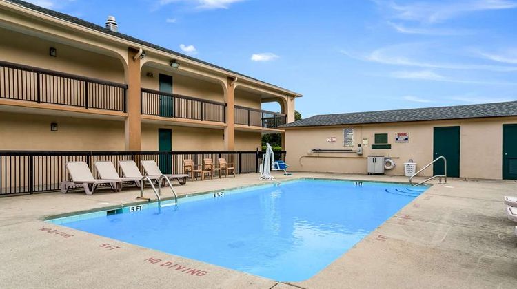 Quality Inn Battleboro - Rocky Mount Pool
