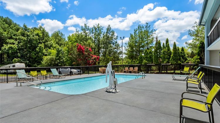 Quality Inn Battleboro - Rocky Mount Pool