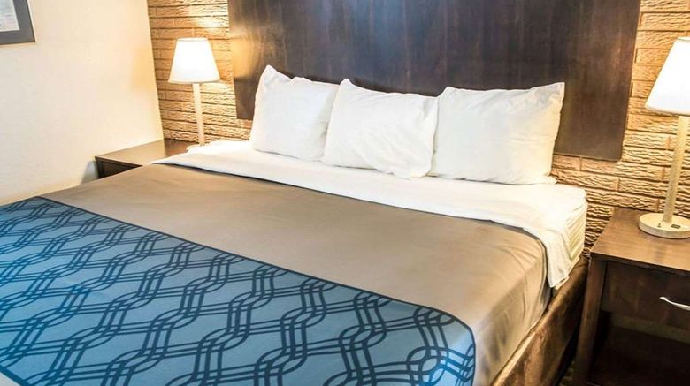 <b>Rodeway Inn & Suites Wilmington Suite</b>. Images powered by <a href="https://iceportal.shijigroup.com/" title="IcePortal" target="_blank">IcePortal</a>.