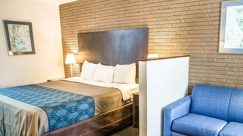 <b>Rodeway Inn & Suites Wilmington Suite</b>. Images powered by <a href="https://iceportal.shijigroup.com/" title="IcePortal" target="_blank">IcePortal</a>.