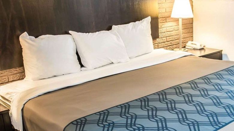 <b>Rodeway Inn & Suites Wilmington Room</b>. Images powered by <a href="https://iceportal.shijigroup.com/" title="IcePortal" target="_blank">IcePortal</a>.