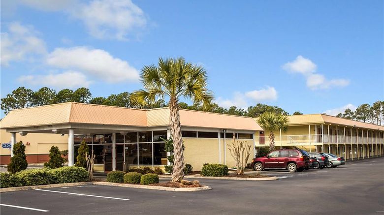 <b>Rodeway Inn & Suites Wilmington Exterior</b>. Images powered by <a href="https://iceportal.shijigroup.com/" title="IcePortal" target="_blank">IcePortal</a>.