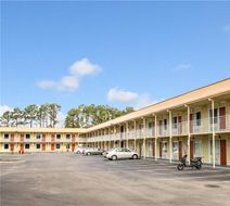 Rodeway Inn & Suites Wilmington Exterior