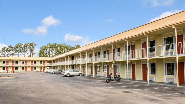 <b>Rodeway Inn & Suites Wilmington Exterior</b>. Images powered by <a href="https://iceportal.shijigroup.com/" title="IcePortal" target="_blank">IcePortal</a>.