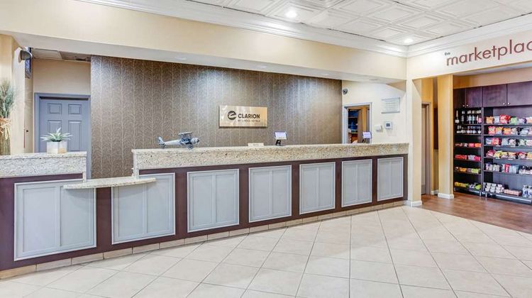 Clarion Inn Airport Lobby