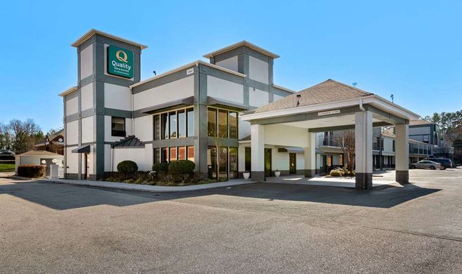 Quality Inn and Suites Exterior
