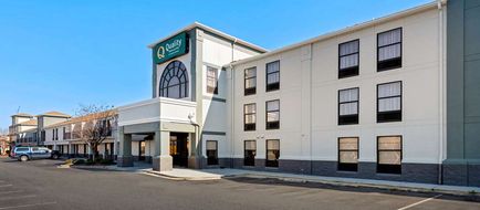 Quality Inn and Suites Exterior