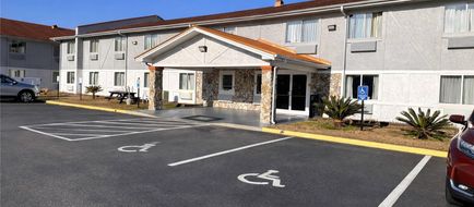 Rodeway Inn & Suites/Camp Lejeune Area Exterior