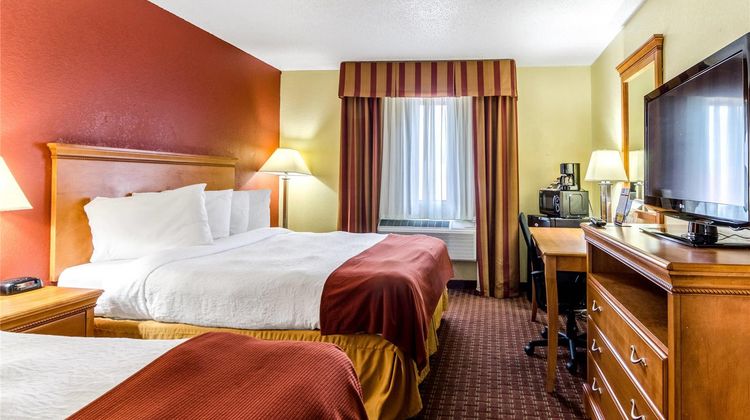 Rodeway Inn & Suites/Camp Lejeune Area Room