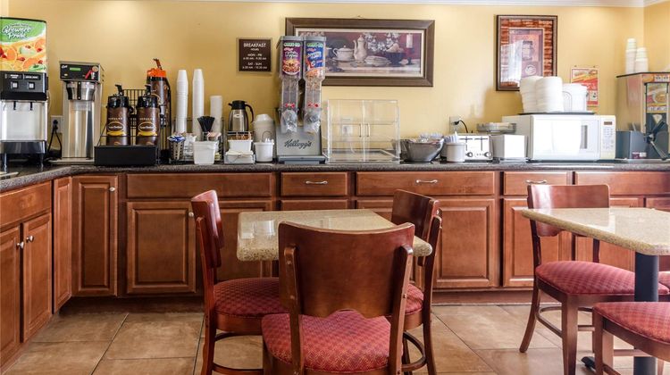 Rodeway Inn & Suites/Camp Lejeune Area Restaurant