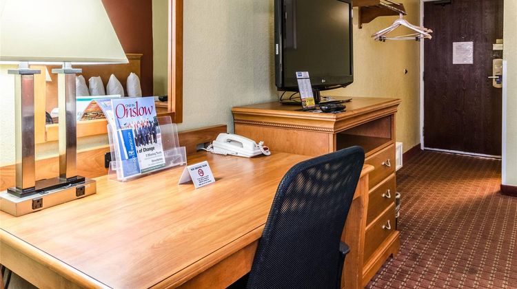 Rodeway Inn & Suites/Camp Lejeune Area Room