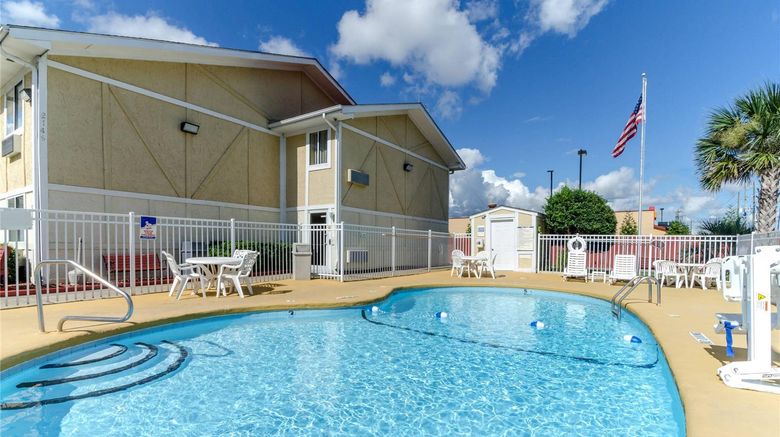 <b>Rodeway Inn & Suites/Camp Lejeune Area Pool</b>. Images powered by <a href="https://iceportal.shijigroup.com/" title="IcePortal" target="_blank">IcePortal</a>.