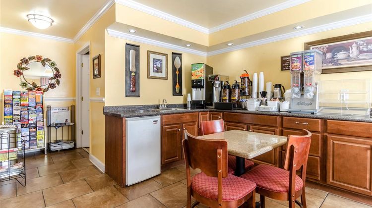 Rodeway Inn & Suites/Camp Lejeune Area Restaurant