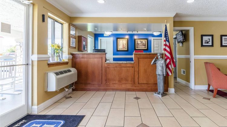 Rodeway Inn & Suites/Camp Lejeune Area Lobby