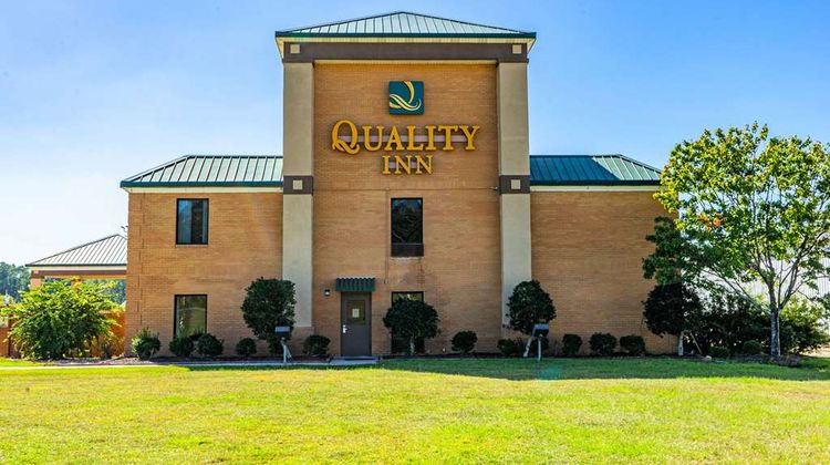Quality Inn Exterior
