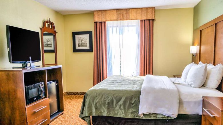 <b>Quality Inn Room</b>. Images powered by <a href="https://iceportal.shijigroup.com/" title="IcePortal" target="_blank">IcePortal</a>.