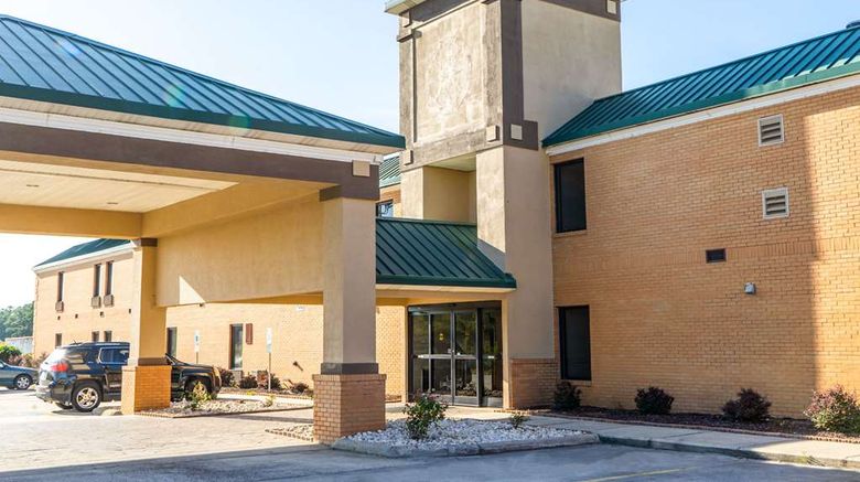 <b>Quality Inn Exterior</b>. Images powered by <a href="https://iceportal.shijigroup.com/" title="IcePortal" target="_blank">IcePortal</a>.