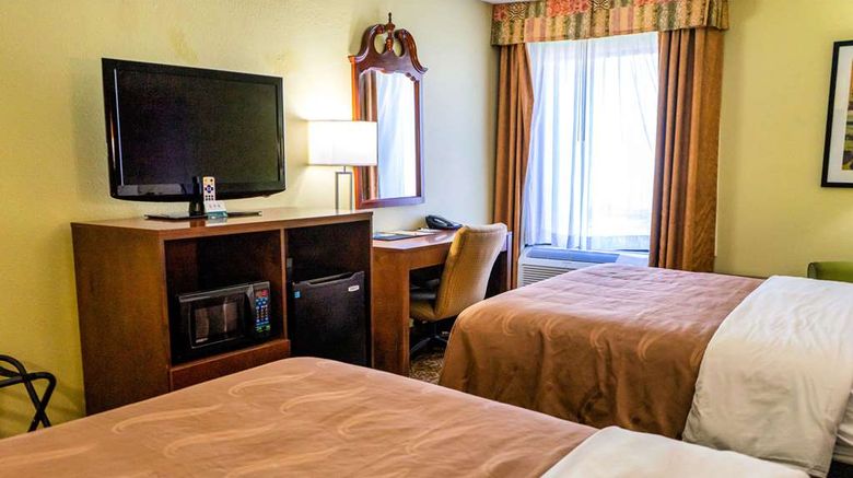 <b>Quality Inn Room</b>. Images powered by <a href="https://iceportal.shijigroup.com/" title="IcePortal" target="_blank">IcePortal</a>.