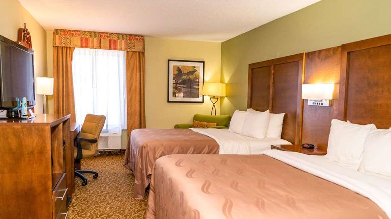 <b>Quality Inn Room</b>. Images powered by <a href="https://iceportal.shijigroup.com/" title="IcePortal" target="_blank">IcePortal</a>.