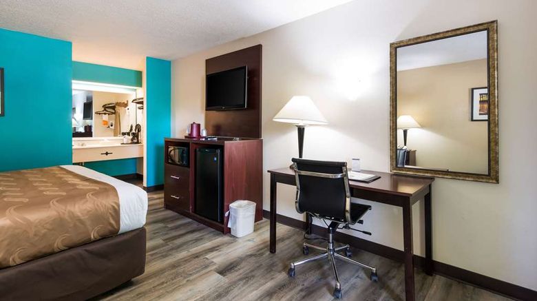 <b>Quality Inn & Suites Room</b>. Images powered by <a href="https://iceportal.shijigroup.com/" title="IcePortal" target="_blank">IcePortal</a>.