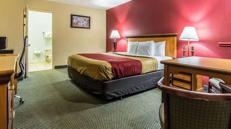 <b>Econo Lodge Whiteville Room</b>. Images powered by <a href="https://iceportal.shijigroup.com/" title="IcePortal" target="_blank">IcePortal</a>.
