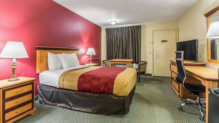 Econo Lodge Whiteville Room