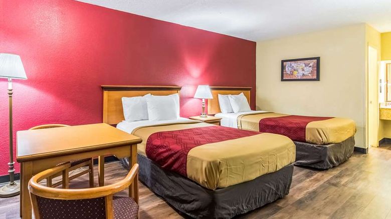 <b>Econo Lodge Whiteville Room</b>. Images powered by <a href="https://iceportal.shijigroup.com/" title="IcePortal" target="_blank">IcePortal</a>.