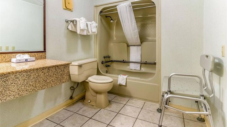 Econo Lodge Whiteville Room