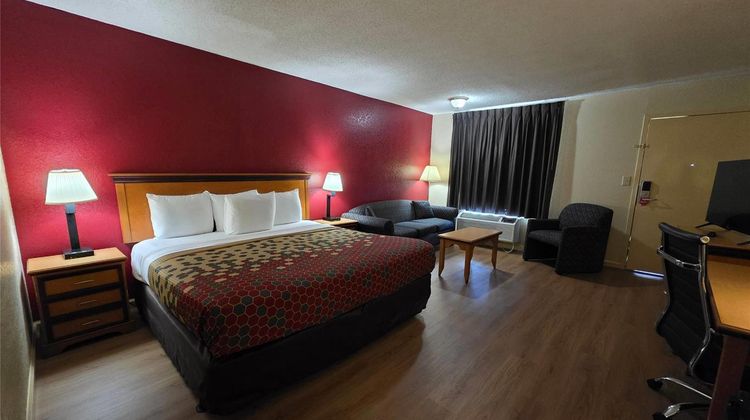 Econo Lodge Whiteville Suite