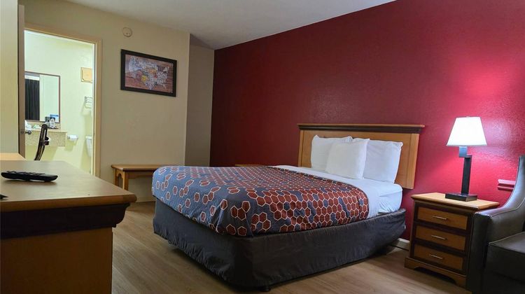 Econo Lodge Whiteville Room